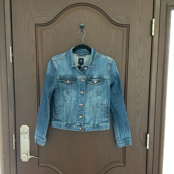 GAP Jackets & Blazers - GAP Women's Blue Denim Jacket Classic Trucker Jean Jacket